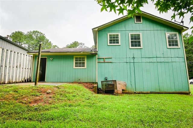 2042 Mallard Way, Lithonia, GA 30058