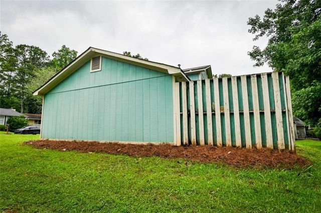 2042 Mallard Way, Lithonia, GA 30058
