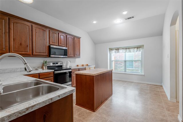 1408 Lauren Lane, Granbury, TX 76048