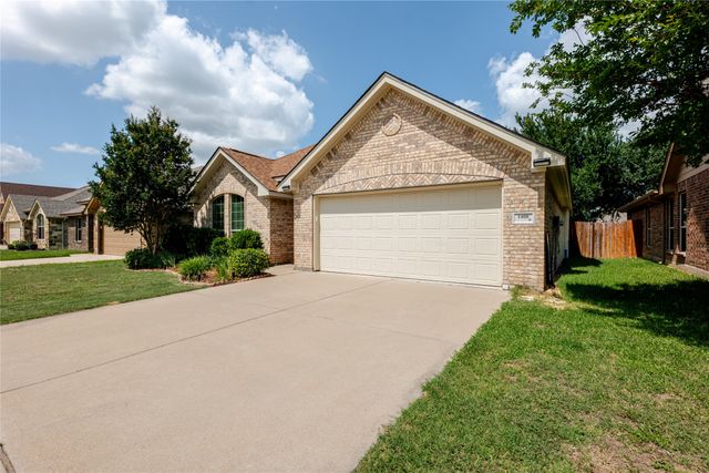 1408 Lauren Lane, Granbury, TX 76048