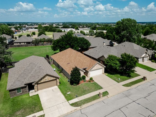 1408 Lauren Lane, Granbury, TX 76048