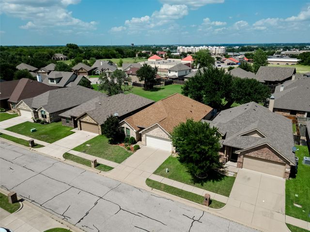 1408 Lauren Lane, Granbury, TX 76048