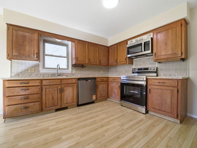 957 S Mission Avenue, Springfield, MO 65809