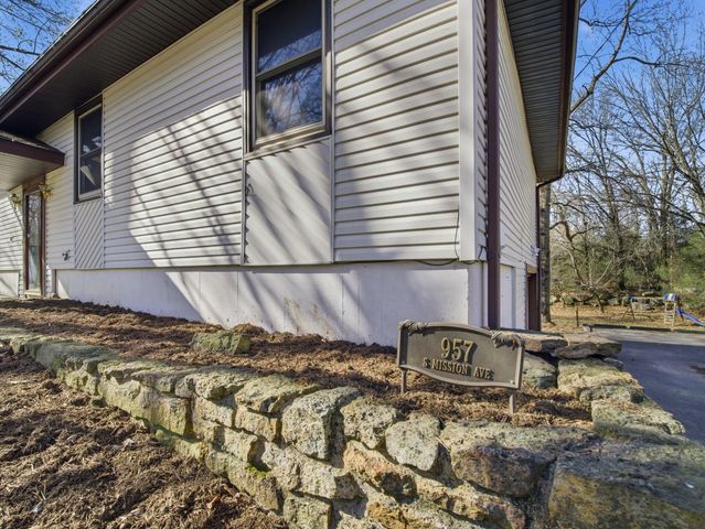 957 S Mission Avenue, Springfield, MO 65809