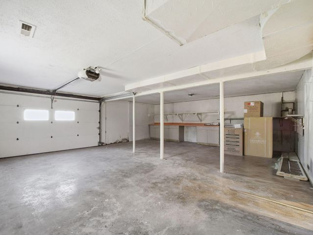 957 S Mission Avenue, Springfield, MO 65809