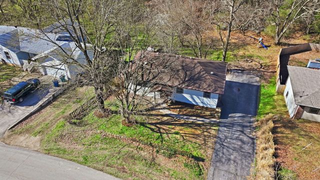 957 S Mission Avenue, Springfield, MO 65809