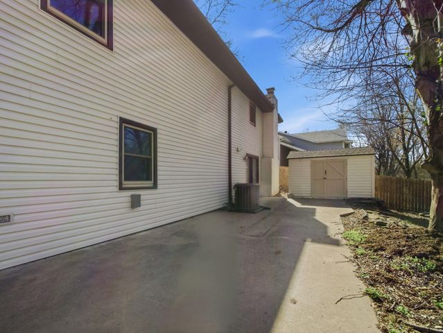 957 S Mission Avenue, Springfield, MO 65809