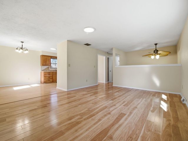 957 S Mission Avenue, Springfield, MO 65809