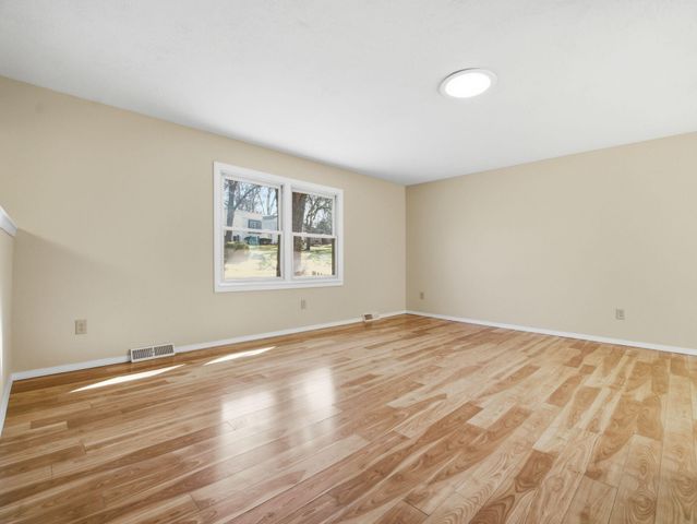 957 S Mission Avenue, Springfield, MO 65809