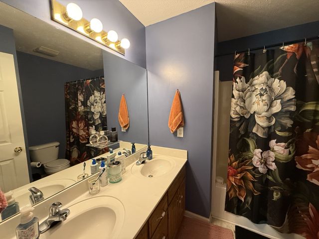 240 Brown Ln, Estill Springs, TN 37330