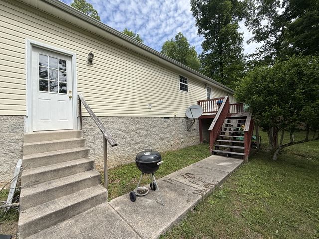 240 Brown Ln, Estill Springs, TN 37330