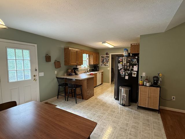 240 Brown Ln, Estill Springs, TN 37330