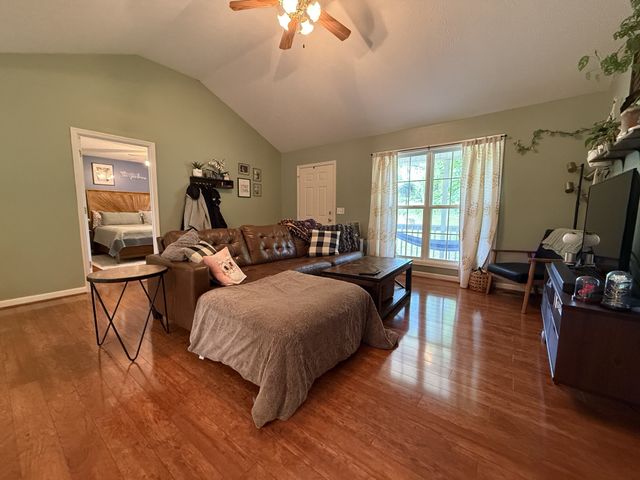 240 Brown Ln, Estill Springs, TN 37330