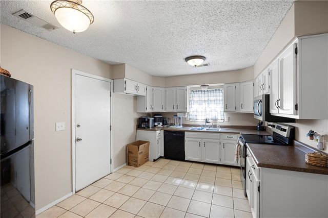 302 E Date Street, Russellville, AR 72802