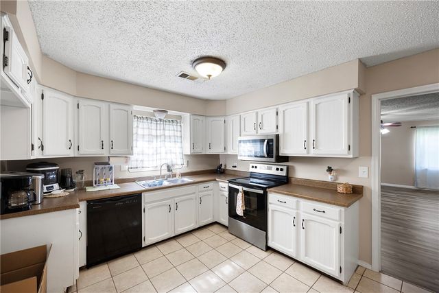 302 E Date Street, Russellville, AR 72802