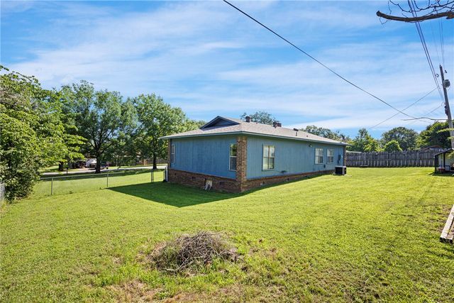 302 E Date Street, Russellville, AR 72802