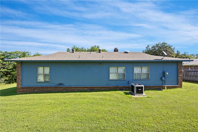 302 E Date Street, Russellville, AR 72802