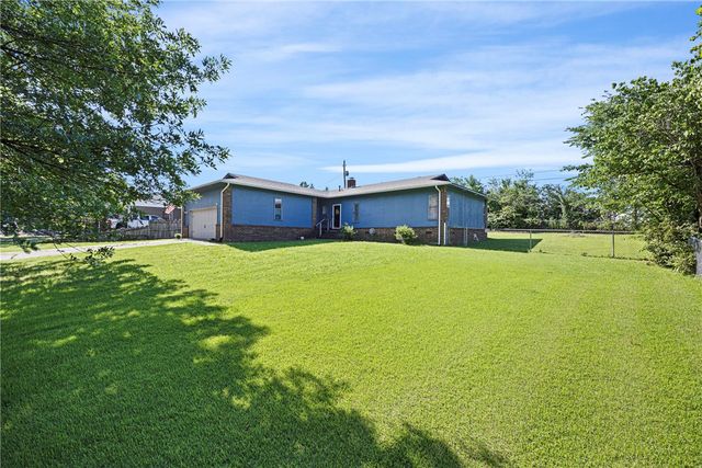 302 E Date Street, Russellville, AR 72802