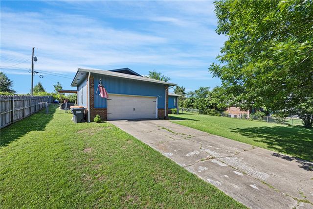 302 E Date Street, Russellville, AR 72802