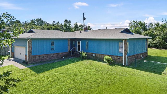 302 E Date Street, Russellville, AR 72802