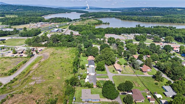 302 E Date Street, Russellville, AR 72802