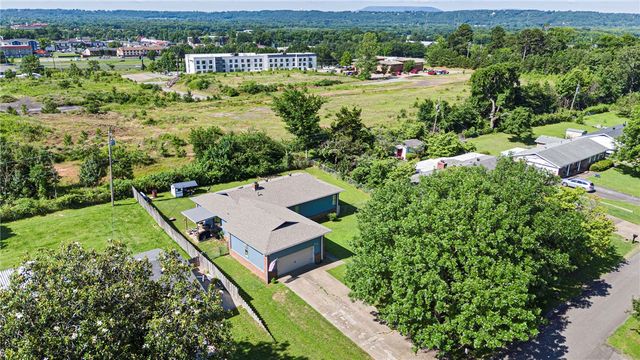 302 E Date Street, Russellville, AR 72802