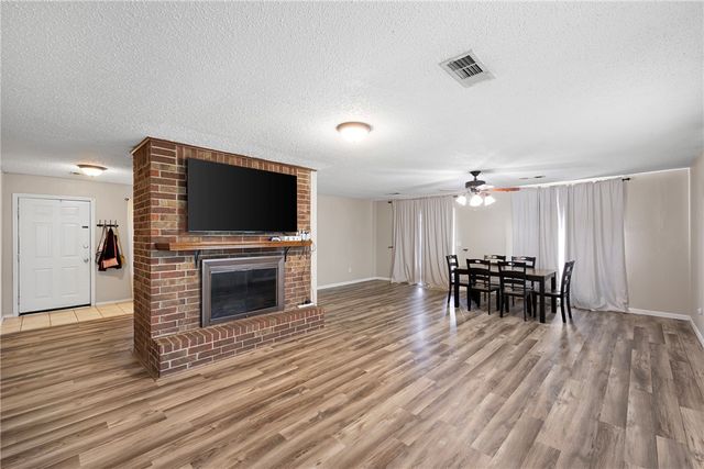 302 E Date Street, Russellville, AR 72802