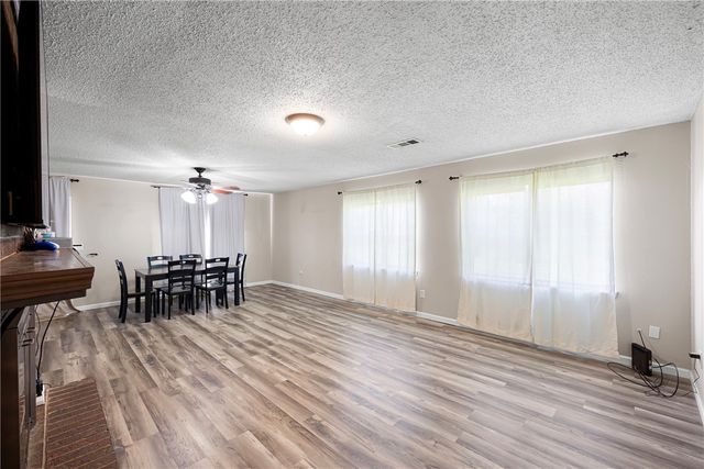 302 E Date Street, Russellville, AR 72802