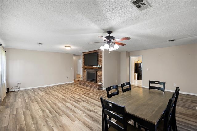 302 E Date Street, Russellville, AR 72802