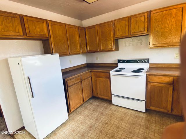 1229 S Deer Run Road, Carson City, NV 89701