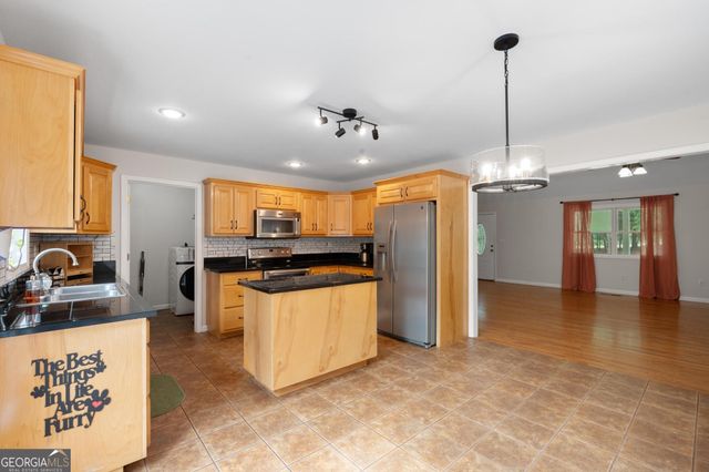 350 E Harp Road, Thomaston, GA 30286