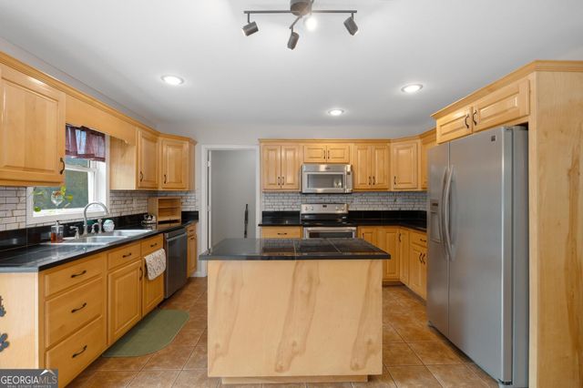 350 E Harp Road, Thomaston, GA 30286