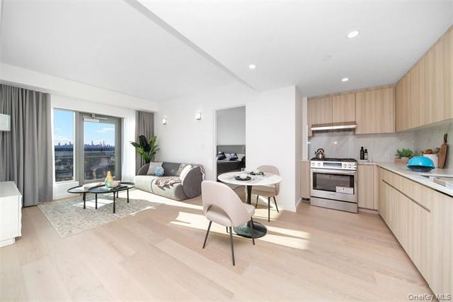 33-71 Prince Street 14G, Flushing, NY 11354