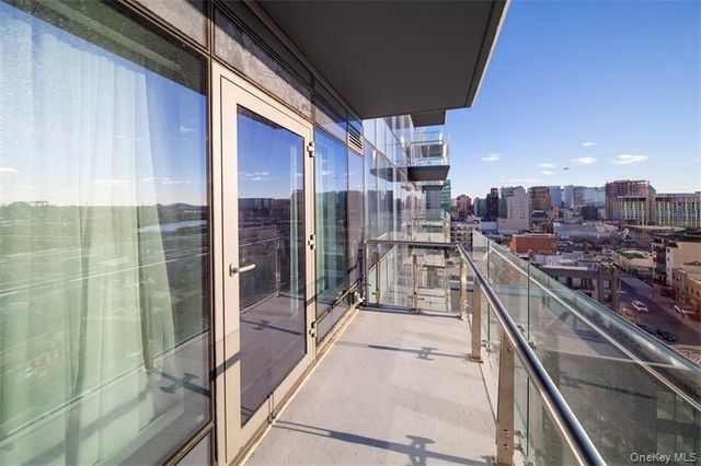 33-71 Prince Street 14G, Flushing, NY 11354