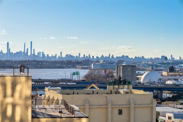 33-71 Prince Street 14G, Flushing, NY 11354