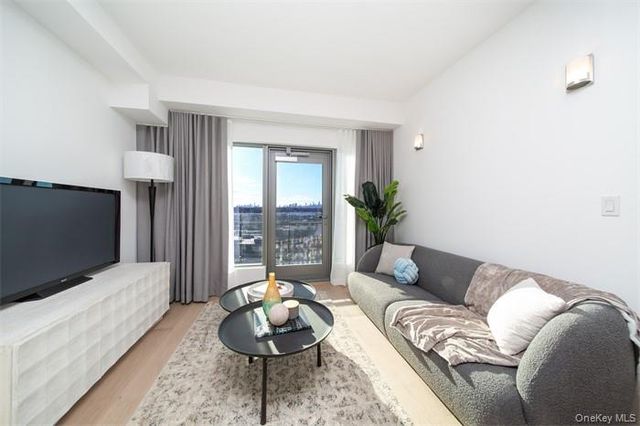 33-71 Prince Street 14G, Flushing, NY 11354