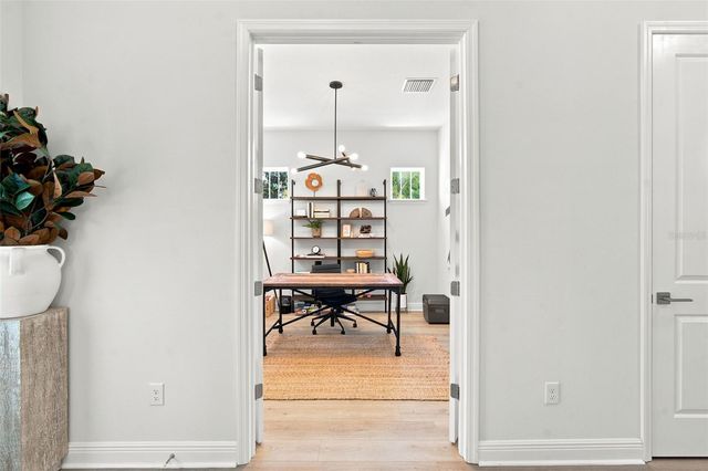 312 35TH AVENUE NE, St Petersburg, FL 33704