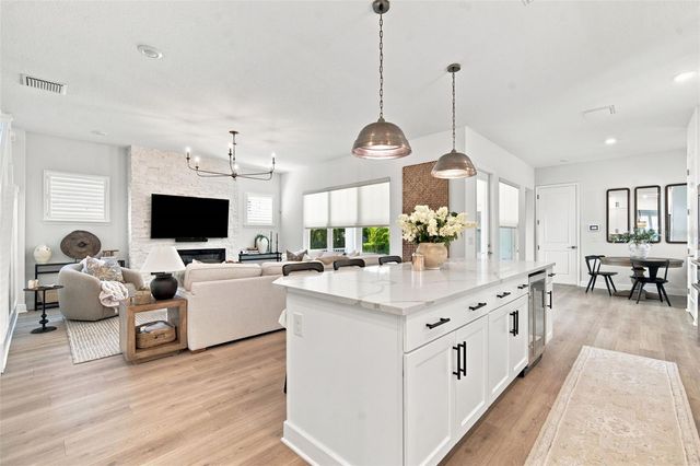 312 35TH AVENUE NE, St Petersburg, FL 33704