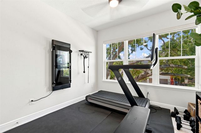 312 35TH AVENUE NE, St Petersburg, FL 33704