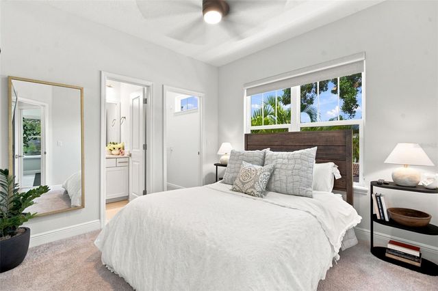 312 35TH AVENUE NE, St Petersburg, FL 33704
