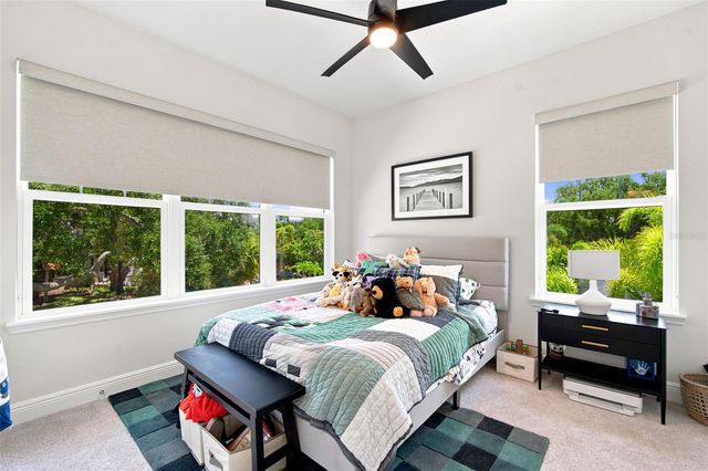 312 35TH AVENUE NE, St Petersburg, FL 33704
