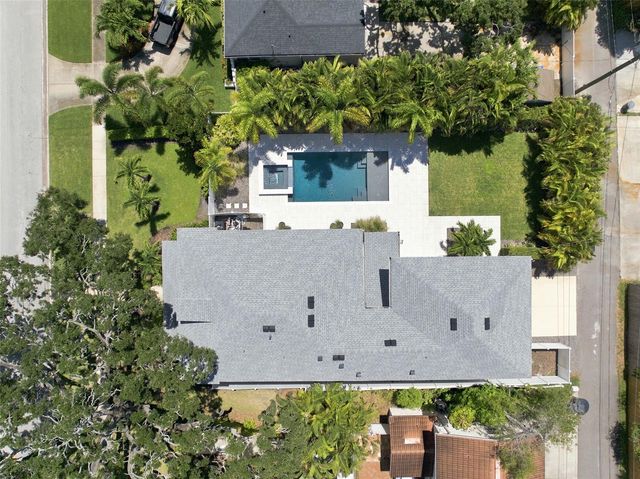 312 35TH AVENUE NE, St Petersburg, FL 33704