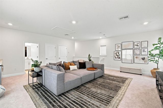 312 35TH AVENUE NE, St Petersburg, FL 33704