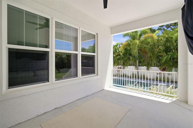 312 35TH AVENUE NE, St Petersburg, FL 33704