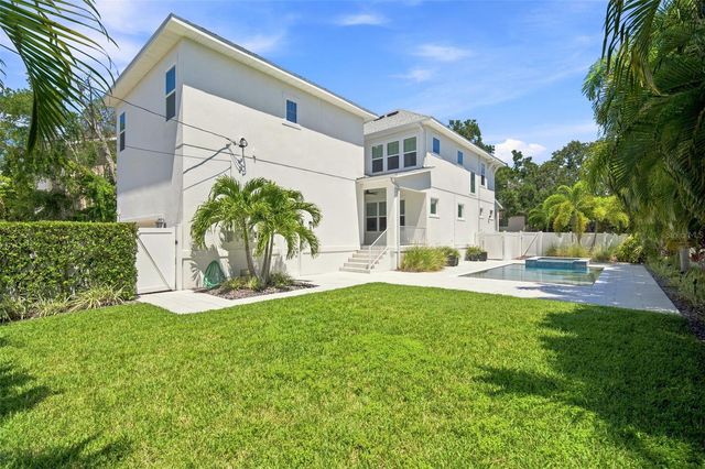 312 35TH AVENUE NE, St Petersburg, FL 33704