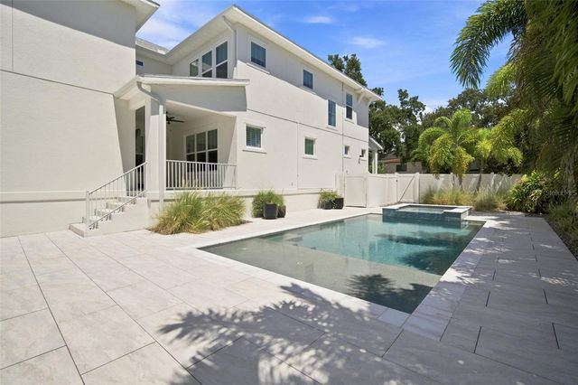 312 35TH AVENUE NE, St Petersburg, FL 33704
