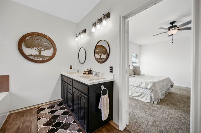 5321 Thornbush Drive, Fort Worth, TX 76179