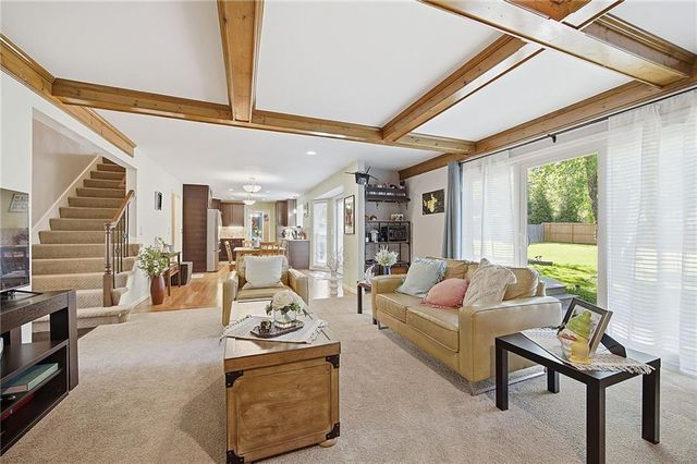 15506 W 92nd Place, Lenexa, KS 66219