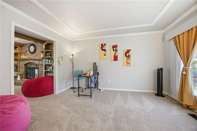 15506 W 92nd Place, Lenexa, KS 66219