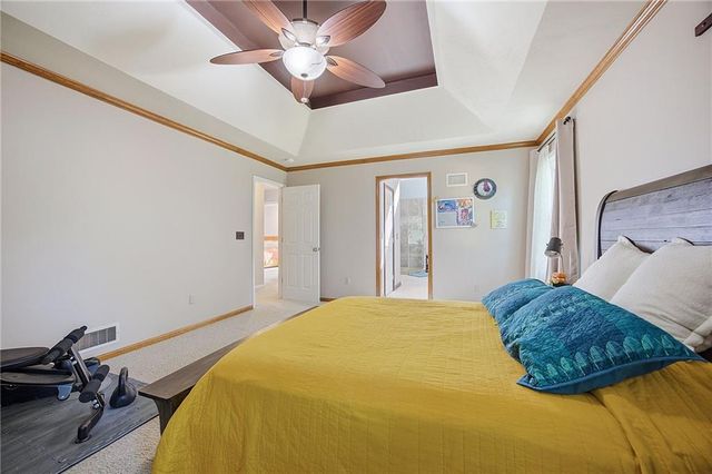 15506 W 92nd Place, Lenexa, KS 66219